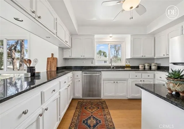 Listing Photo 5 - Condo for sale in building located at 1706 Westcliff, Newport Beach, CA 92660