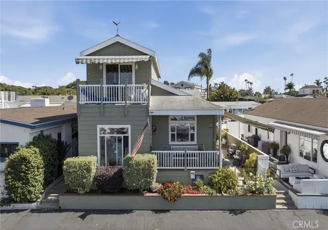 Photo 2 of Manufactured home for sale at 40 Saratoga, Newport Beach, CA 92660 | MLS# NP26162682 | Listing updated on 2026-09-30