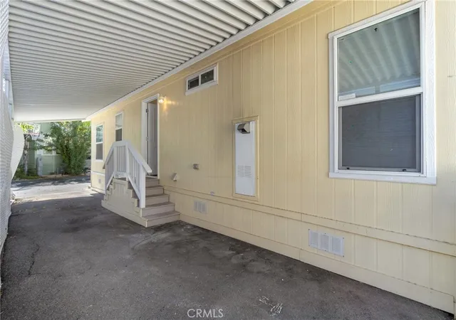 Photo 3 of Manufactured home for sale at 4201 Topanga Cyn #63, Woodland Hills, CA 91364 | MLS# SR26168515 | Listing updated on 2026-09-14