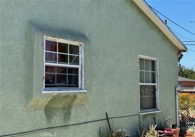 Photo 4 of Sale Pending at 1418 W Burnett, Long Beach, CA 90810 | MLS# PW26167023 | Listing updated on 2026-09-15