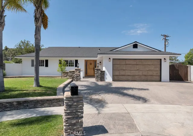 Single family home for sale at 805 Moffatt Cir, Simi Valley, CA 93065 | MLS# SR26170637