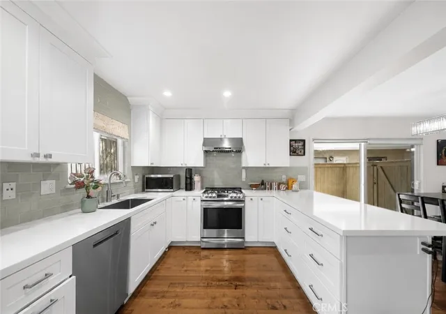 Photo 3 of Townhouse for sale at 612 Wilcox Ave, Los Angeles, CA 90004 | MLS# BB26101979 | Listing updated on 2026-09-15