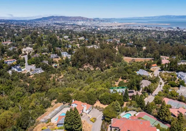Photo 4 of Land for sale at 68 Eugenia Way, Hillsborough, CA 94010 | MLS# ML82056669 | Listing updated on 2026-09-14