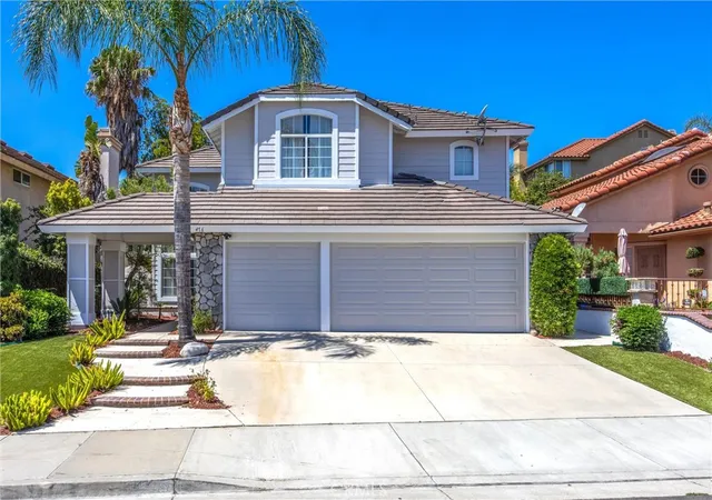 Photo 4 of Sale Pending at 476 Somerset Cir, Corona, CA 92879 | MLS# IG26162870 | Listing updated on 2026-09-15