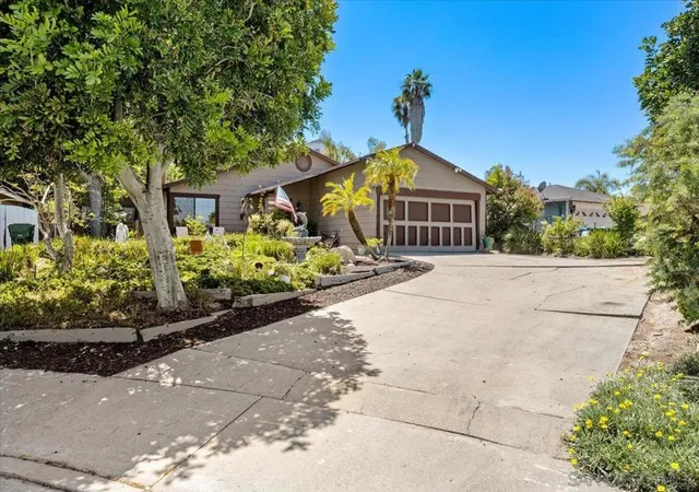 Photo 3 of Single family home for sale at 2337 Fallingleaf, Oceanside, CA 92056 | MLS# 260019173SD | Listing updated on 2026-09-15