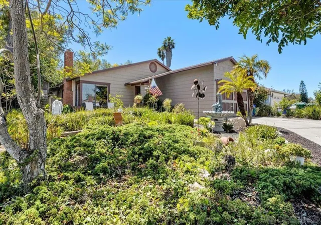 Photo 3 of Single family home for sale at 2337 Fallingleaf, Oceanside, CA 92056 | MLS# 260019173SD | Listing updated on 2026-09-15