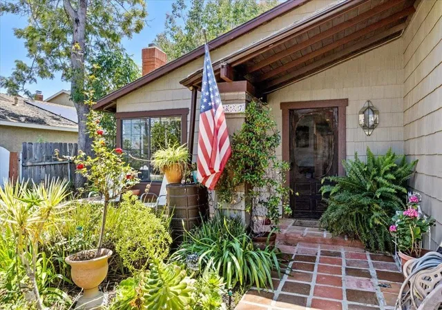 Photo 4 of Single family home for sale at 2337 Fallingleaf, Oceanside, CA 92056 | MLS# 260019173SD | Listing updated on 2026-09-15