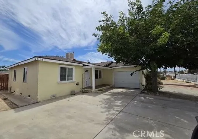 Photo 2 of Single family home for sale at 1510 E Ave R, Palmdale, CA 93550 | MLS# DW26170521 | Listing updated on 2026-09-20