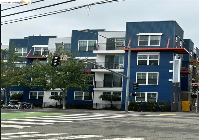 Condo for sale at 1121 40th St #5102, Emeryville, CA 94608 | MLS# 41144008