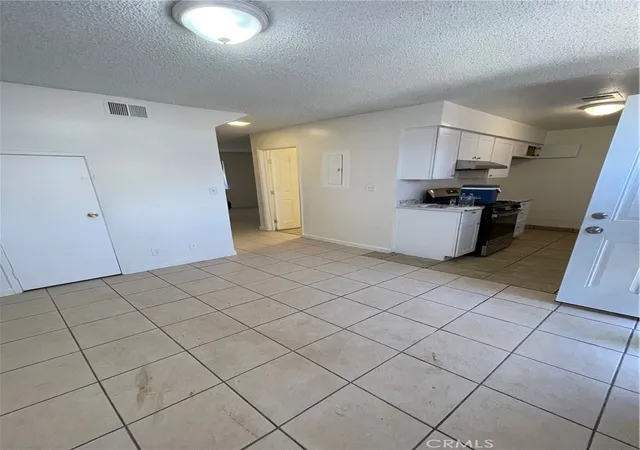 Photo 3 of Condo for sale at 14299 La Paz Dr #28 A, Victorville, CA 92395 | MLS# DW26170437 | Listing updated on 2026-09-15