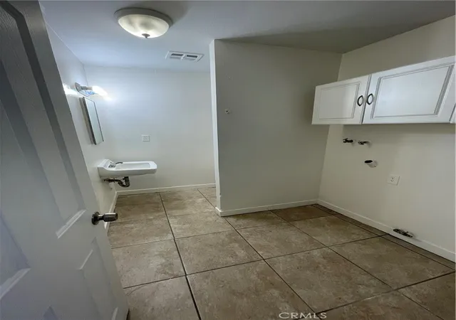 Listing Photo 5 - Condo for sale in building located at 14299 La Paz Dr, Victorville, CA 92395 - Unit #28 A