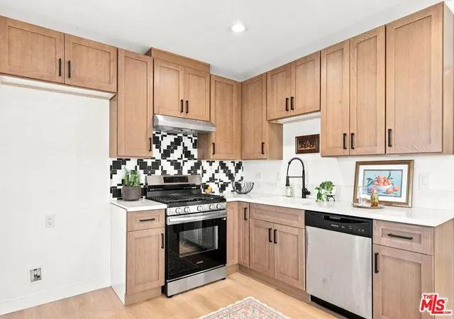 Photo 3 of Condo for sale at 2801 Jeffries Ave, Los Angeles, CA 90065 | MLS# 26869187 | Listing updated on 2026-09-15