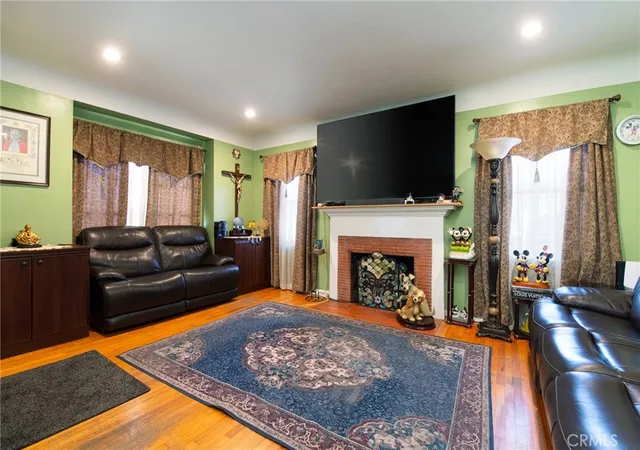 Photo 3 of Sale Pending at 8318 Flight, Los Angeles, CA 90045 | MLS# DW26170627 | Listing updated on 2026-09-17
