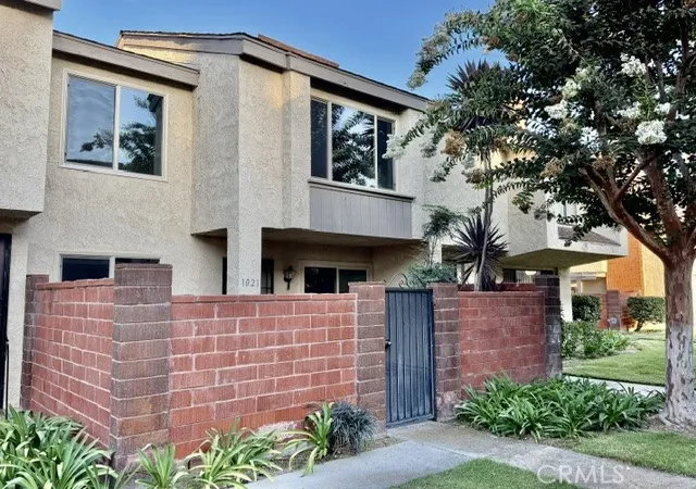Photo 1 of Townhouse for sale at 1021 W Lamark Ln, Anaheim, CA 92802 | MLS# RS26158705 | Listing updated on 2026-09-14