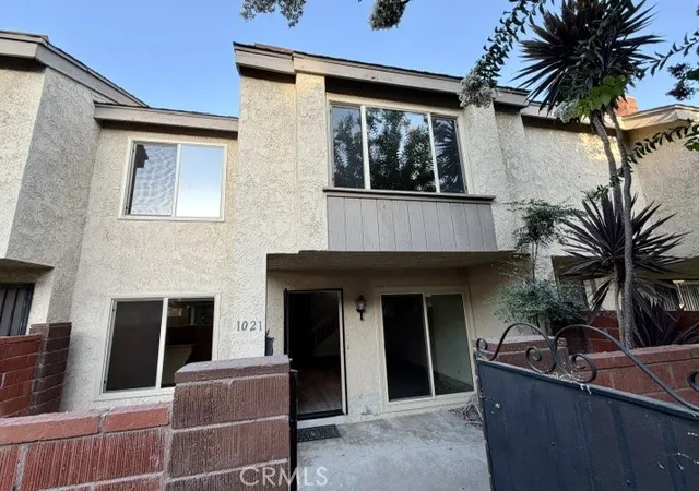 Photo 2 of Townhouse for sale at 1021 W Lamark Ln, Anaheim, CA 92802 | MLS# RS26158705 | Listing updated on 2026-09-14