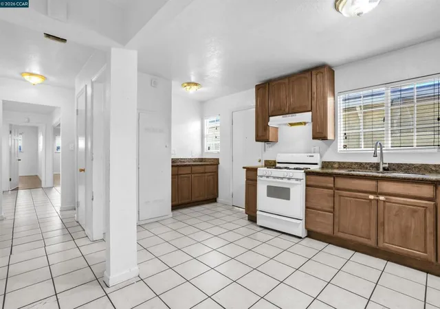 Photo 4 of Sale Pending at 440 Marina Way, Richmond, CA 94804 | MLS# 41144117 | Listing updated on 2026-09-14