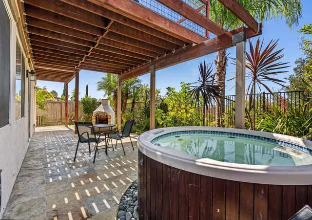 Photo 3 of Single family home for sale at 5276 Willow Walk, Oceanside, CA 92057 | MLS# NDP2607417 | Listing updated on 2026-09-17