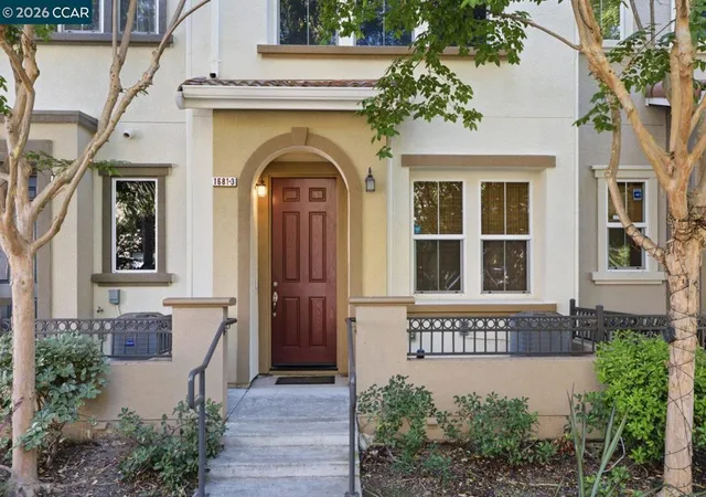 Townhouse for sale at 1681 Shore Pl #3, Santa Clara, CA 95054 | MLS# 41144143