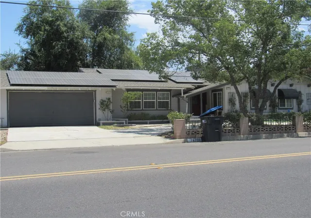 Photo 2 of Single family home for sale at 26700 Girard St, Hemet, CA 92544 | MLS# IV26168893 | Listing updated on 2026-09-15