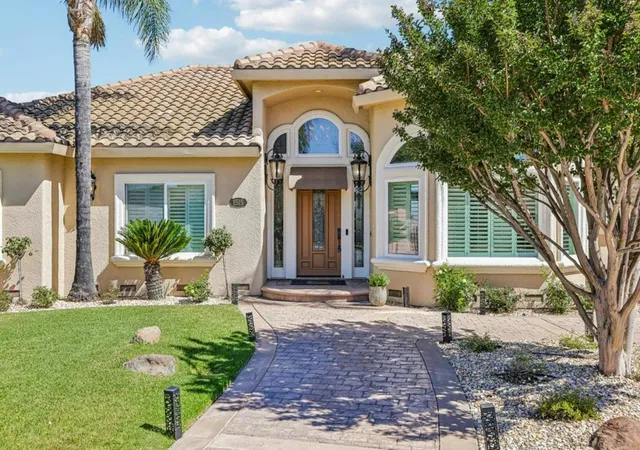 Photo 1 of Single family home for sale at 1515 S Ridgemark Dr, Hollister, CA 95023 | MLS# ML82056498 | Listing updated on 2026-09-16
