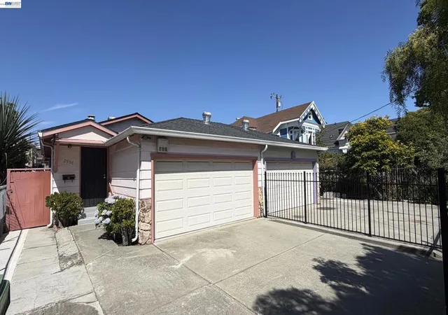 Photo 3 of Single family home for sale at 2538 E 16th Street, Oakland, CA 94601 | MLS# 41144266 | Listing updated on 2026-09-15