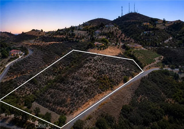 Photo 1 of Land for sale at 3104 Red Mountain Hts Dr, Fallbrook, CA 92028 | MLS# DW26172488 | Listing updated on 2026-09-15