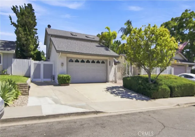 Photo 3 of Single family home for sale at 24092 Hurst Dr, Lake Forest, CA 92630 | MLS# OC26172890 | Listing updated on 2026-09-14