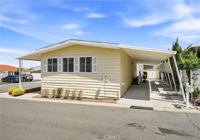 Photo 4 of Manufactured home for sale at 5215 E Chapman #55, Orange, CA 92869 | MLS# OC26172923 | Listing updated on 2026-09-14
