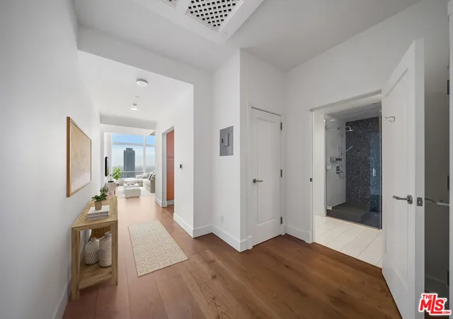 Photo 4 of Condo for sale at 900 W Olympic Blvd #32I, Los Angeles, CA 90015 | MLS# 26869929 | Listing updated on 2026-09-15