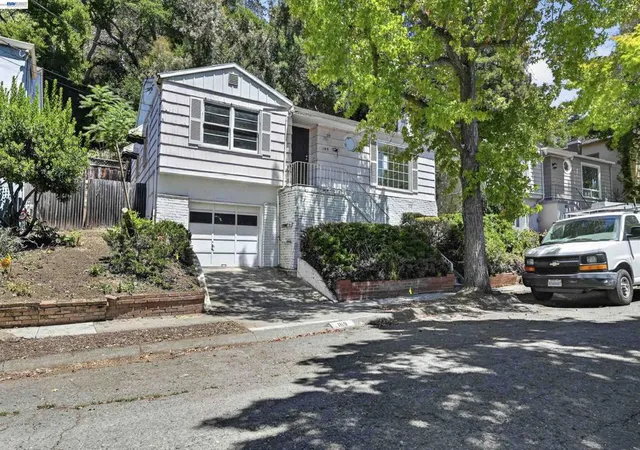 Photo 1 of Sale Pending at 169 Marlow Dr, Oakland, CA 94605 | MLS# 41144342 | Listing updated on 2026-09-14