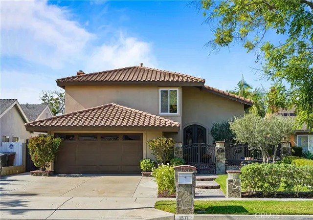 Single family home for sale at 1571 W Tedmar, Anaheim, CA 92802 | MLS# SR26173468