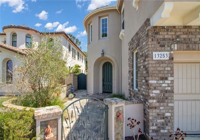 Photo 4 of Single family home for sale at 13253 Evening Sky Ct, San Diego, CA 92130 | MLS# AR26173321 | Listing updated on 2026-10-04