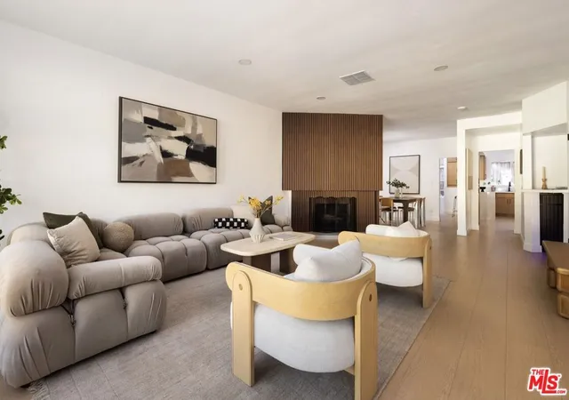 Photo 2 of Condo for sale at 1517 Westholme Ave, Los Angeles, CA 90024 | MLS# 26870177 | Listing updated on 2026-09-14