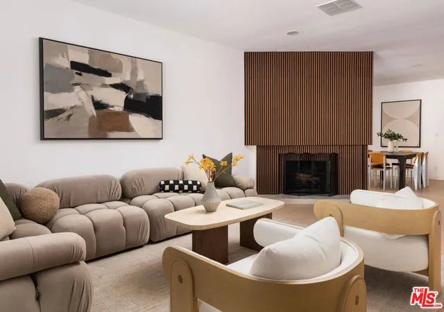 Listing Photo 4 - Condo for sale in building located at 1517 Westholme Ave, Los Angeles, CA 90024