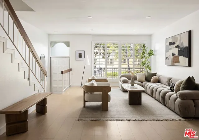 Listing Photo 5 - Condo for sale in building located at 1517 Westholme Ave, Los Angeles, CA 90024
