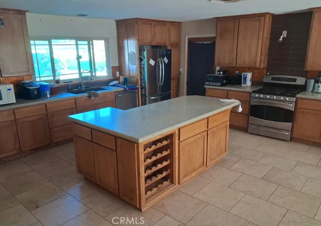 Photo 3 of Single family home for sale at 611 Iris, Redlands, CA 92373 | MLS# IG26173825 | Listing updated on 2026-09-15
