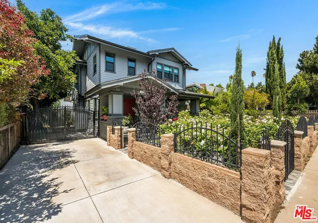 Photo 2 of Single family home for sale at 223 N St Andrews Pl, Los Angeles, CA 90004 | MLS# 26870259 | Listing updated on 2026-09-15