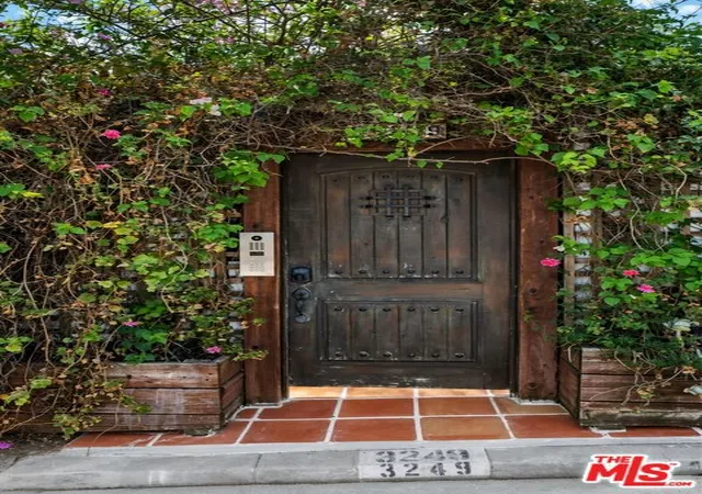 Photo 3 of Single family home for sale at 3249 Bennett Dr, Los Angeles, CA 90068 | MLS# 26870419 | Listing updated on 2026-09-15