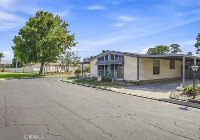 Photo 4 of Manufactured home for sale at 519 W Taylor #293, Santa Maria, CA 93458 | MLS# PI26174623 | Listing updated on 2026-09-30