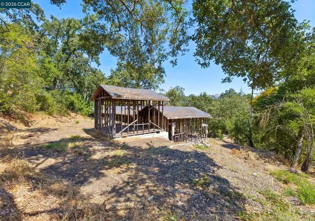 Photo 2 of Sale Pending at 3541 Old Mountain View Dr, Lafayette, CA 94549 | MLS# 41144494 | Listing updated on 2026-09-15