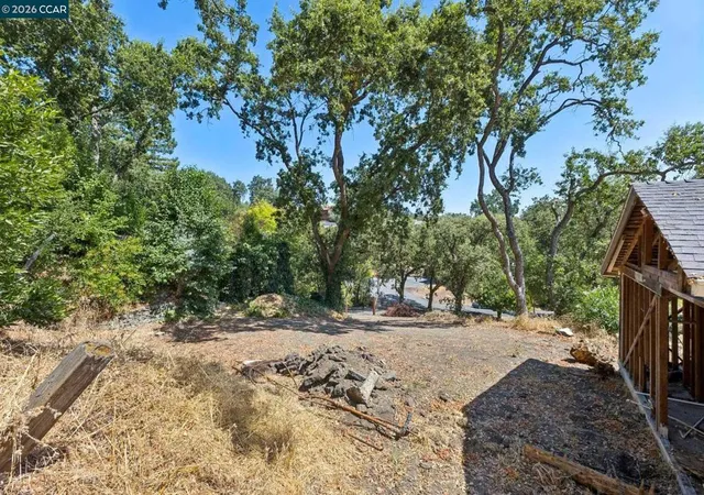 Photo 3 of Sale Pending at 3541 Old Mountain View Dr, Lafayette, CA 94549 | MLS# 41144494 | Listing updated on 2026-09-15