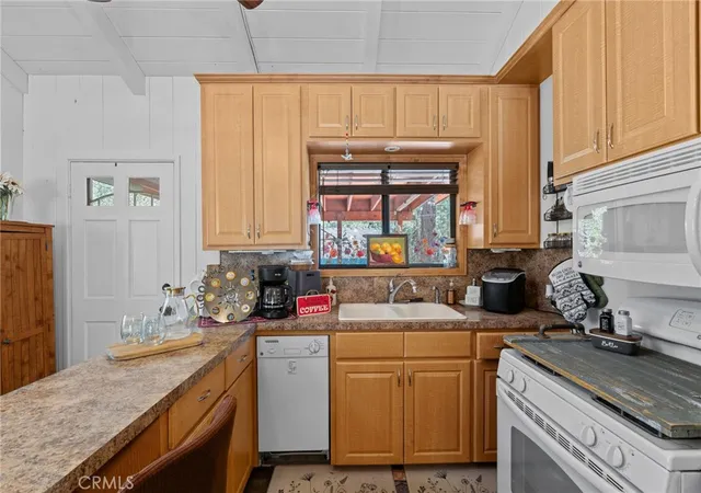 Photo 3 of Single family home for sale at 1498 Betty, Wrightwood, CA 92397 | MLS# OC26174840 | Listing updated on 2026-09-15