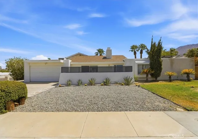 Photo 1 of Single family home for sale at 985 E El Cid, Palm Springs, CA 92262 | MLS# TR26175285 | Listing updated on 2026-09-15
