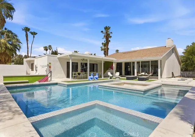 Photo 3 of Single family home for sale at 985 E El Cid, Palm Springs, CA 92262 | MLS# TR26175285 | Listing updated on 2026-09-30