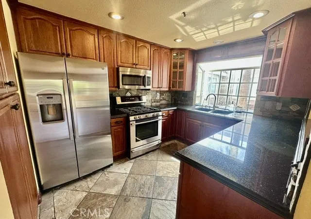 Listing Photo 5 - Condo for sale in building located at 2315 Dunes, Tustin, CA 92782