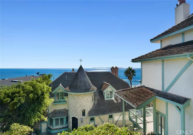 Single family home for sale at 31971 Coast Hwy, Laguna Beach, CA 92651 | MLS# LG26174368