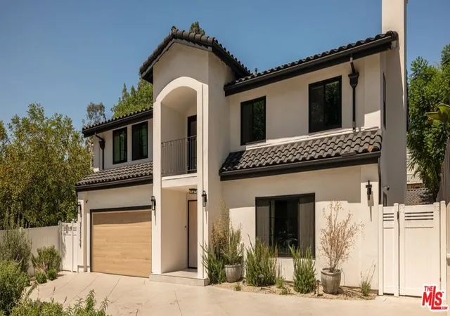 Photo 1 of Single family home for sale at 22269 Ave San Luis, Woodland Hills, CA 91364 | MLS# 26870583 | Listing updated on 2026-09-16