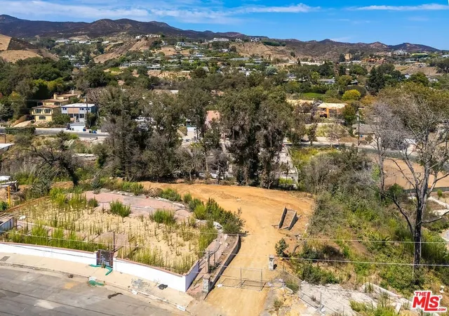 Photo 3 of Land for sale at 16503 Las Casas Pl, Pacific Palisades, CA 90272 | MLS# 26871143 | Listing updated on 2026-09-14