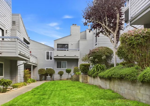 Condo for sale at 3095 Marina Dr #40, Marina, CA 93933 | MLS# ML82057324