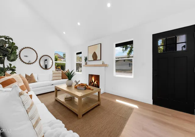 Photo 4 of Single family home for sale at 2283 Northpark St, Thousand Oaks, CA 91362 | MLS# V1-38125 | Listing updated on 2026-09-15